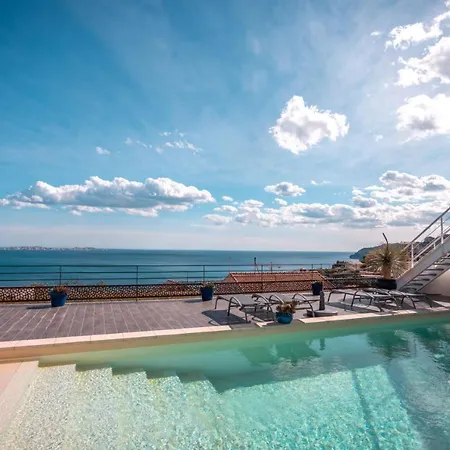 Les Suites Love 2 Spa Vue Mer Piscine-3